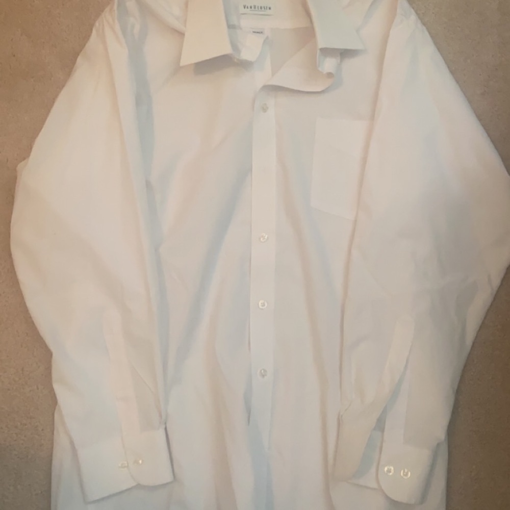 Van Heusen button up dress shirt